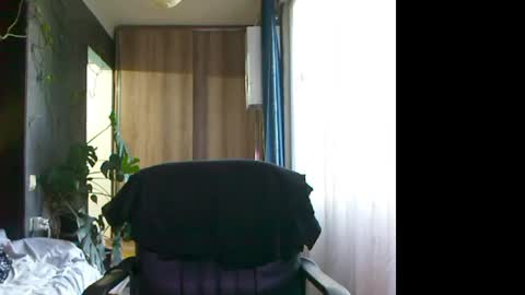 Snapshot of t_huracane chatting on 05-31-26, 04:25 Huracane online show from 05-31-26, 04:25