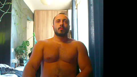 Snapshot of t_huracane chatting on 06-29-26, 03:45 Huracane online show from 06-29-26, 03:45