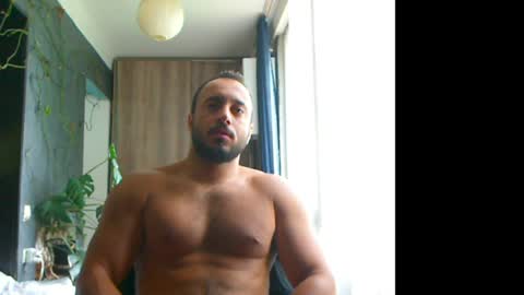 Snapshot of t_huracane chatting on 07-08-26, 08:19 Huracane online show from 07-08-26, 08:19