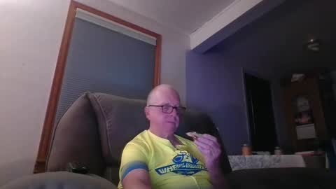 Snapshot of tacrunner66_ chatting on 10-10-25, 04:00 tacrunner66_ online show from 10-10-25, 04:00