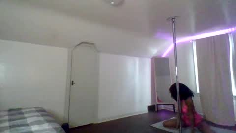 Snapshot of taephoriaa chatting on 03-04-26, 08:37 Taephoriaa online show from 03-04-26, 08:37