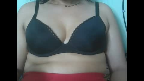 Snapshot of tahiniah chatting on 10-17-25, 04:42 tahiniah online show from 10-17-25, 04:42