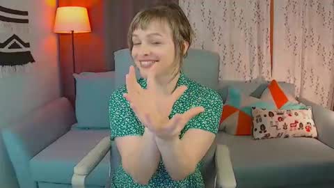 Mia online show from 04-22-26, 04:41