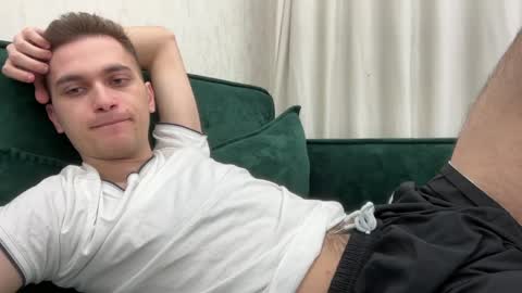 Snapshot of tai_fun chatting on 04-23-26, 05:52 Alex online show from 04-23-26, 05:52