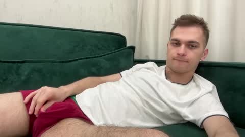 Snapshot of tai_fun chatting on 04-23-26, 12:29 Alex online show from 04-23-26, 12:29