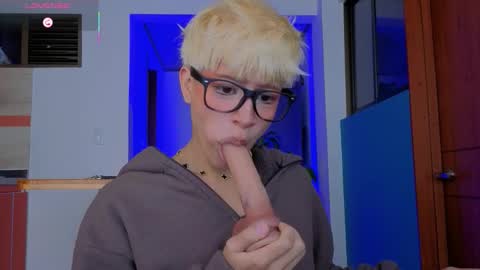 Snapshot of taichi_bluy chatting on 02-07-26, 01:15 taichi online show from 02-07-26, 01:15