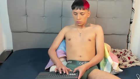 Snapshot of tailor_hot1 chatting on 10-12-25, 02:05 tailor online show from 10-12-25, 02:05