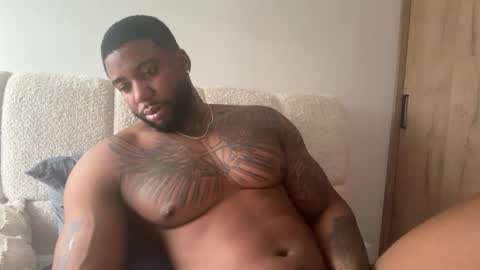 Snapshot of tairontucke chatting on 05-19-26, 02:01 Tairon Tucke online show from 05-19-26, 02:01