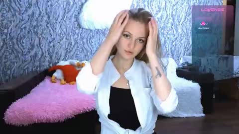 Snapshot of taissia_sweet chatting on 09-29-25, 08:02 Im Taya online show from 09-29-25, 08:02