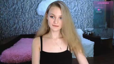 Snapshot of taissia_sweet chatting on 10-04-25, 02:37 Im Taya online show from 10-04-25, 02:37