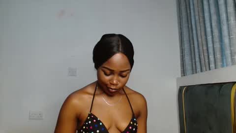 Taisy online show from 11-20-25, 04:34