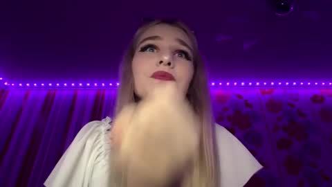 Mia online show from 02-03-26, 02:22