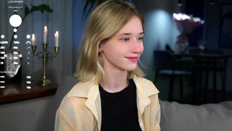 Mia online show from 02-08-25, 01:43