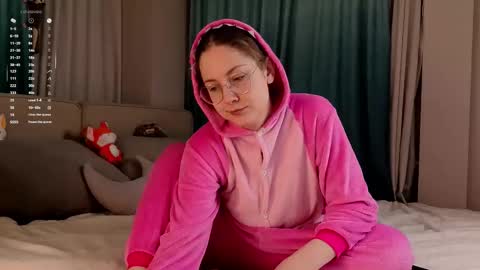 Molly online show from 12-20-25, 01:02