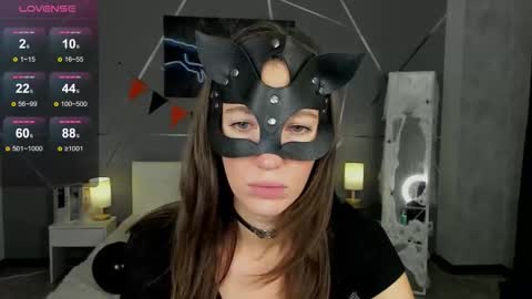 Sasha online show from 10-31-25, 01:39