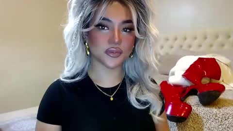 Snapshot of takemeinheaven1 chatting on 01-24-25, 02:08 Lena online show from 01-24-25, 02:08