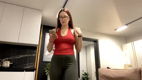 Ayla and Lexi online show from 11-21-25, 12:04