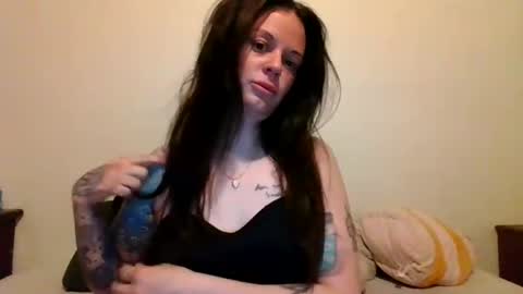 Snapshot of talktomenicely_ chatting on 03-19-26, 07:23 Lily Rhoades online show from 03-19-26, 07:23