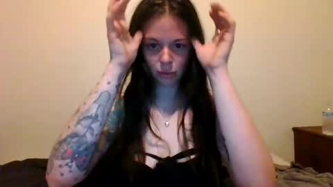 Snapshot of talktomenicely_ chatting on 03-20-26, 08:19 Lily Rhoades online show from 03-20-26, 08:19