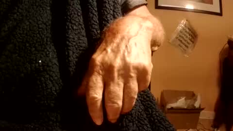 Snapshot of tall47hard chatting on 12-17-25, 08:53 tall47hard online show from 12-17-25, 08:53