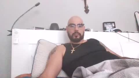 Snapshot of talllatino310 chatting on 11-09-25, 06:39 talllatino310 online show from 11-09-25, 06:39