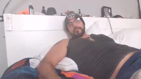 Snapshot of talllatino310 chatting on 11-25-25, 09:04 talllatino310 online show from 11-25-25, 09:04