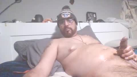 Snapshot of talllatino310 chatting on 02-13-26, 10:11 talllatino310 online show from 02-13-26, 10:11