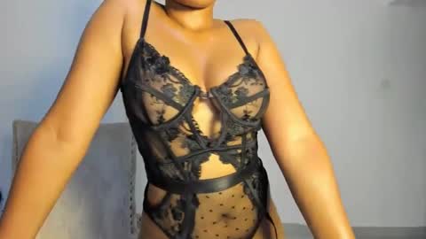 Snapshot of tallswipee chatting on 03-09-25, 01:48 Jade online show from 03-09-25, 01:48