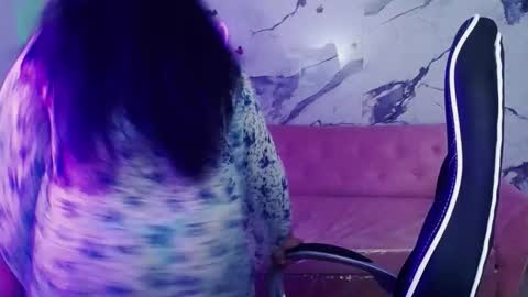 Snapshot of tamara_ch1 chatting on 10-17-25, 10:56 tamara_ch1 online show from 10-17-25, 10:56