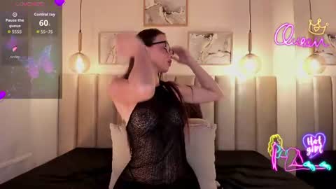 Snapshot of tamara_kisses chatting on 06-15-26, 06:54 tamara online show from 06-15-26, 06:54