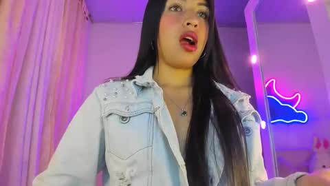 Snapshot of tamara_marquez chatting on 04-14-26, 08:20 SOFIA online show from 04-14-26, 08:20