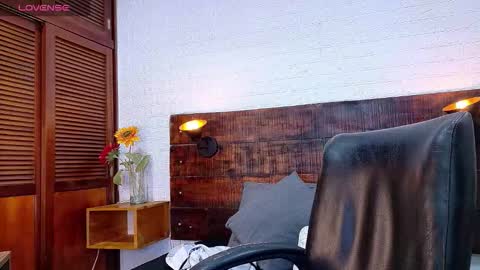    online show from 11-06-25, 10:49