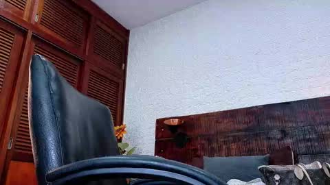    online show from 11-18-25, 10:52