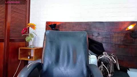    online show from 11-23-25, 10:48