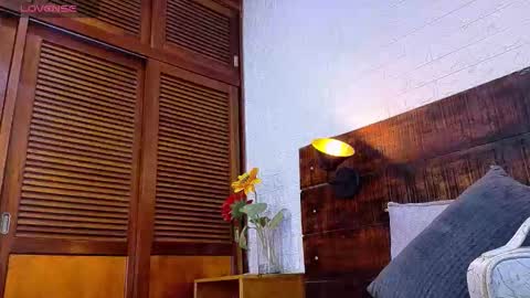    online show from 12-04-25, 10:57