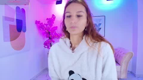 Tamara online show from 10-19-25, 03:40