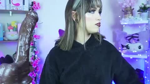 Snapshot of tamaracampell chatting on 02-11-25, 12:28 Cami 3 online show from 02-11-25, 12:28