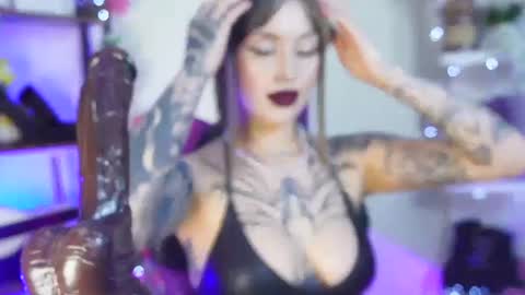 Snapshot of tamaracampell chatting on 03-08-25, 04:12 Cami 3 online show from 03-08-25, 04:12