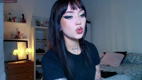 Snapshot of tamaracampell chatting on 05-21-26, 10:00 Cami 3 online show from 05-21-26, 10:00