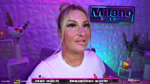 Snapshot of tamaramilano chatting on 07-16-26, 08:20 TamaraMilano online show from 07-16-26, 08:20