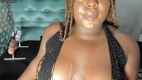 tamaramilleer online show from 04-17-26, 06:05