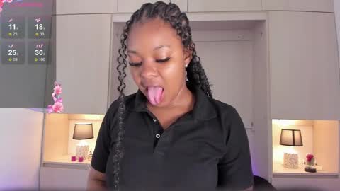 Snapshot of tamarazaki chatting on 12-28-24, 11:30 Tami online show from 12-28-24, 11:30