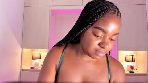 Snapshot of tamarazaki chatting on 01-28-25, 05:56 Tami online show from 01-28-25, 05:56