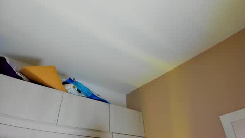 Snapshot of tamarazaki chatting on 11-17-25, 12:00 Tami online show from 11-17-25, 12:00