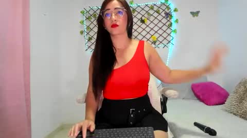 TamiDesire online show from 10-12-25, 12:15