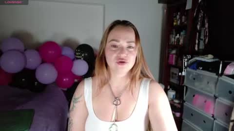Snapshot of tammy_parker chatting on 06-13-26, 09:18 Tammy Parker online show from 06-13-26, 09:18