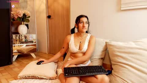 Snapshot of tammys4 chatting on 11-06-25, 02:45 tammys4 online show from 11-06-25, 02:45