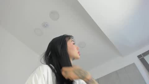 Snapshot of tamy_leen chatting on 02-14-25, 09:56 Tamy Leen online show from 02-14-25, 09:56