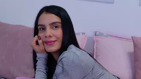 Snapshot of tamy_sweet01 chatting on 11-19-25, 01:49 tamy sweet01 online show from 11-19-25, 01:49