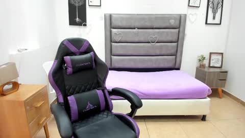 Tania  online show from 02-12-26, 02:12